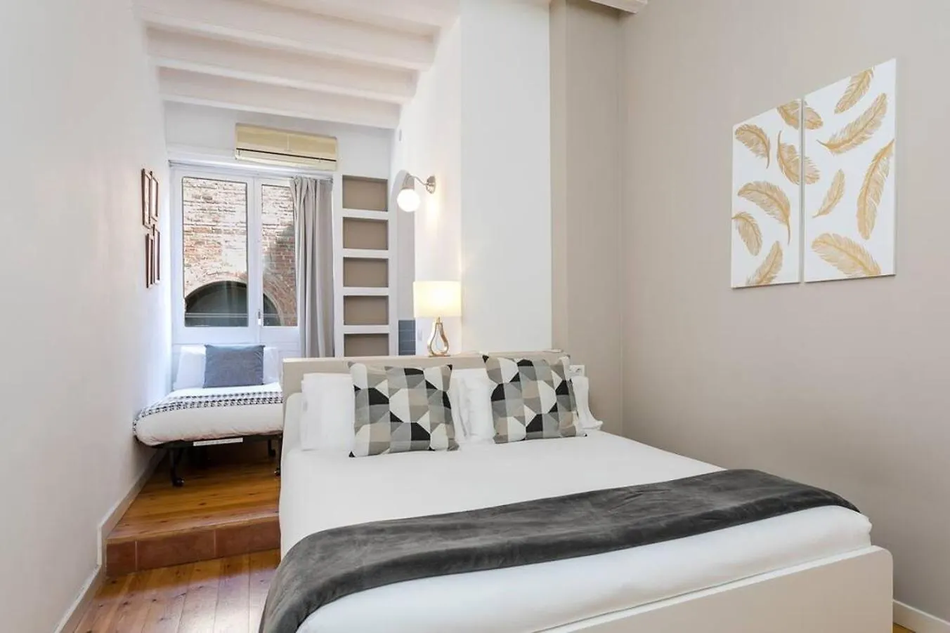 Luxurious With Awesome Rooftop Barcelona 0*,  Spanje